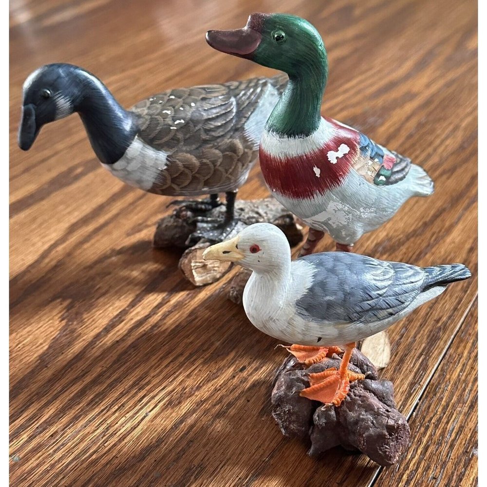 Vintage Enesco Unsigned Duck, Goose, Seagull On Wood Log Bird Figurines FLAWS‎